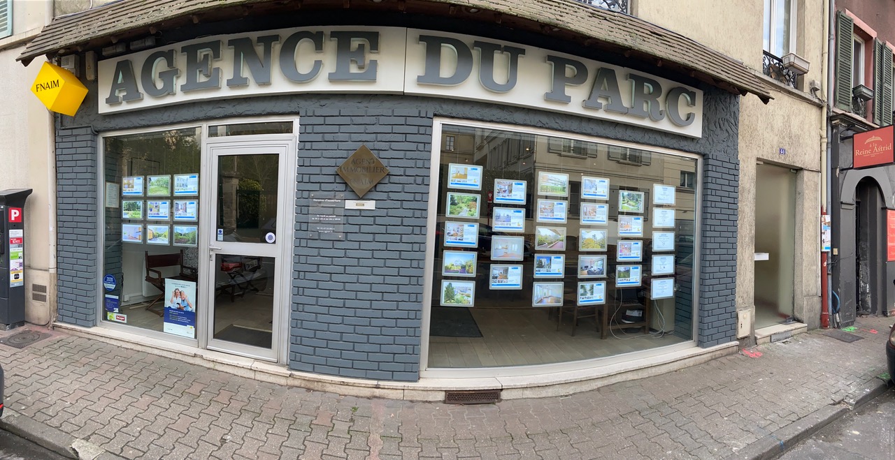 Façade de l'Agence immobilière à l'adresse du 40 Rue de Saint-Cloud à Ville d'Avray